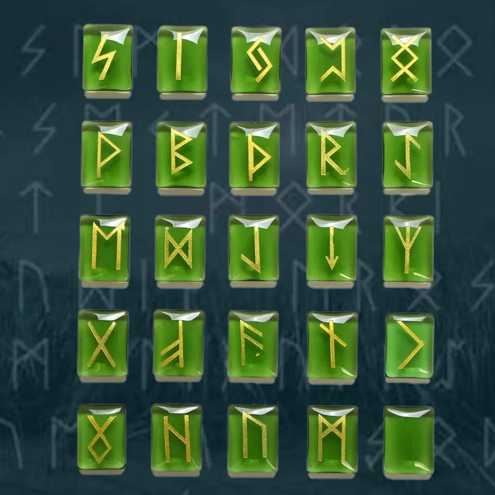 Runen Wikinger aus Grüner Stein