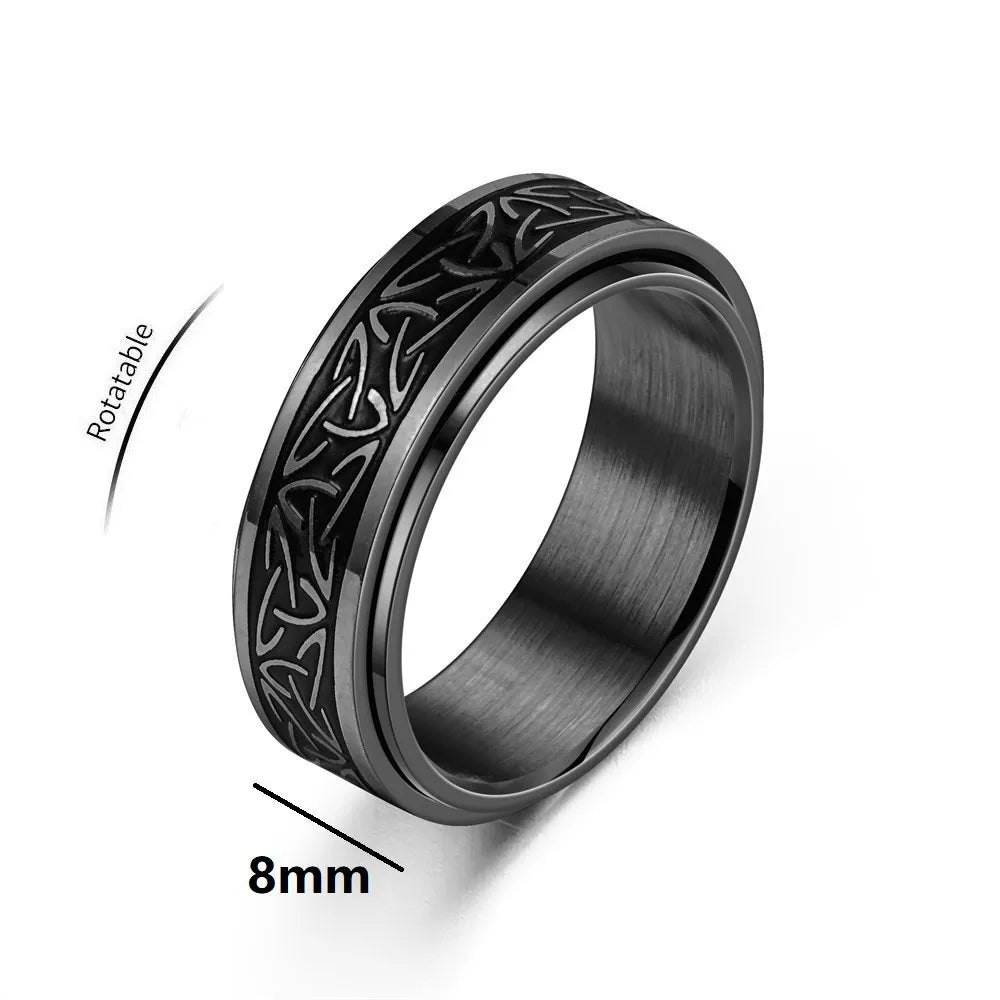 Schwarz Keltischer Schmuck Ringe und Triquetra