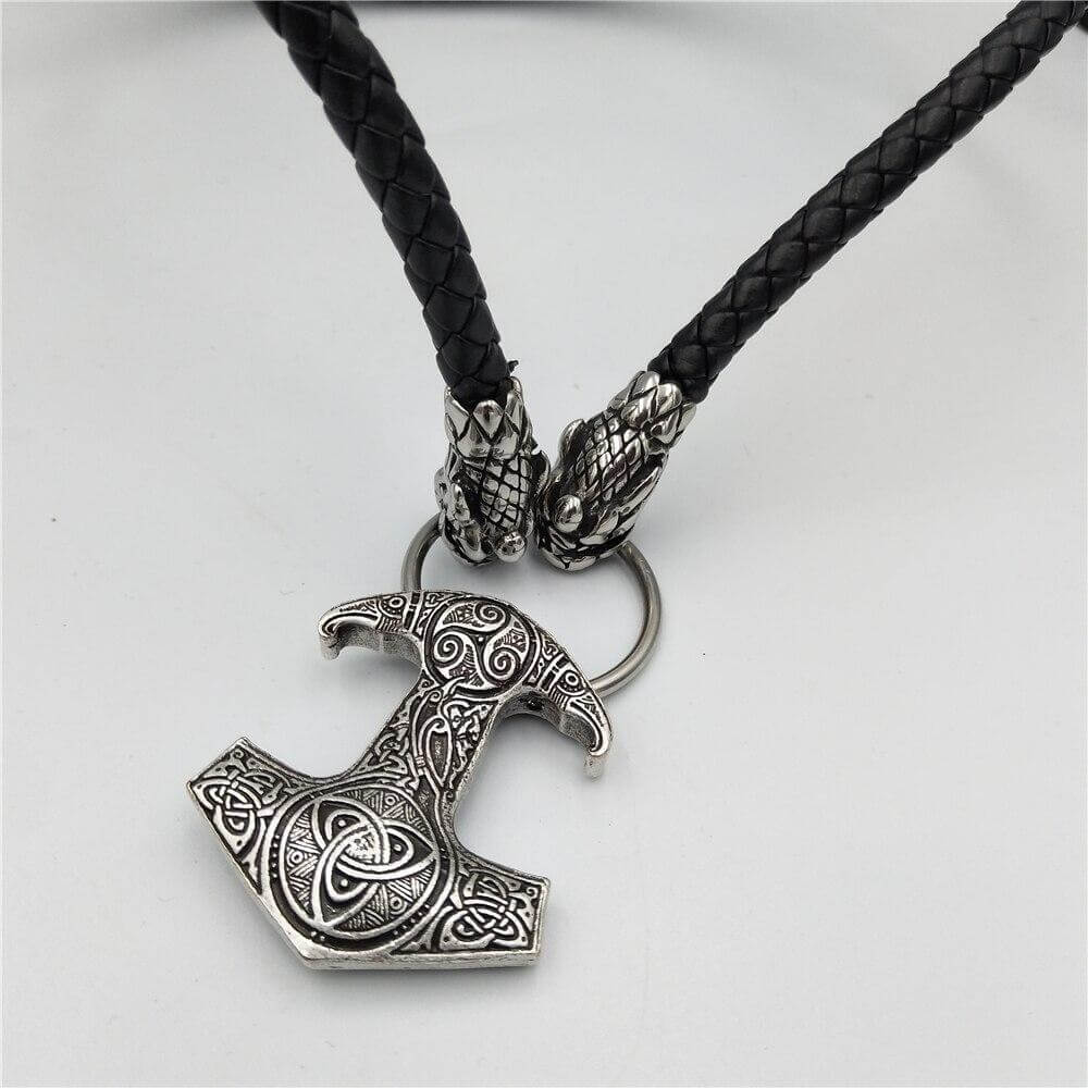 Keltischer Schmuck mit Thor Hammer
