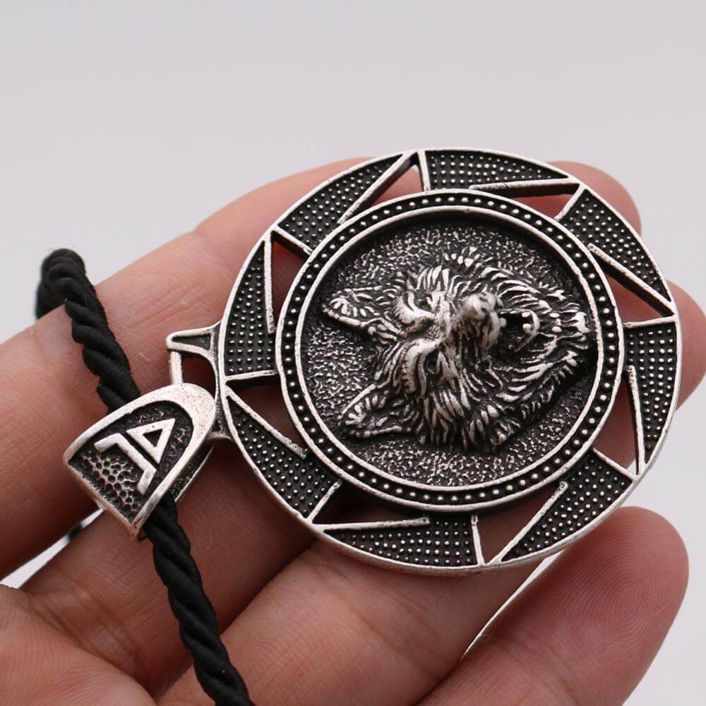 Wikinger Kette mit Wolf und schwarze Sonne