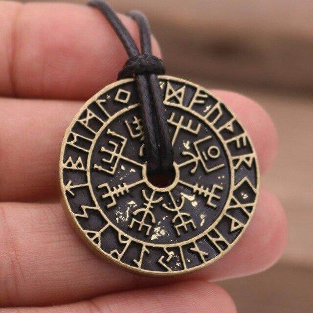 Wikinger Schmuck Gold mit Vegvisir und Runen