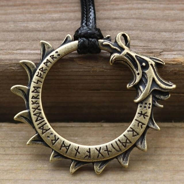 Wikinger Schmuck mit Jormungand Schlange