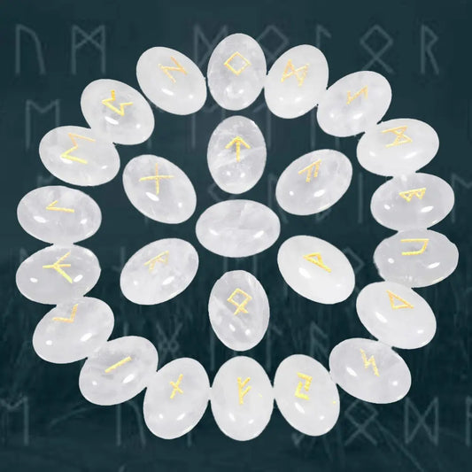 Nordische Runen Alphabet aus White Crystal