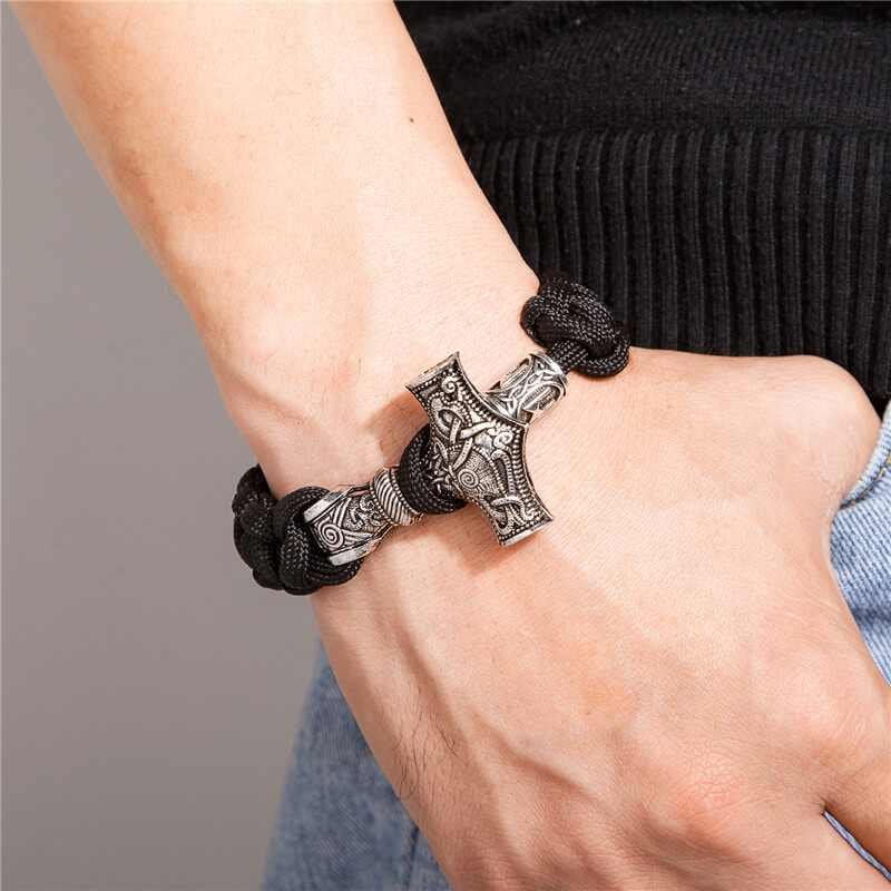 Schwarz Wikinger Armband mit Runen-Axt