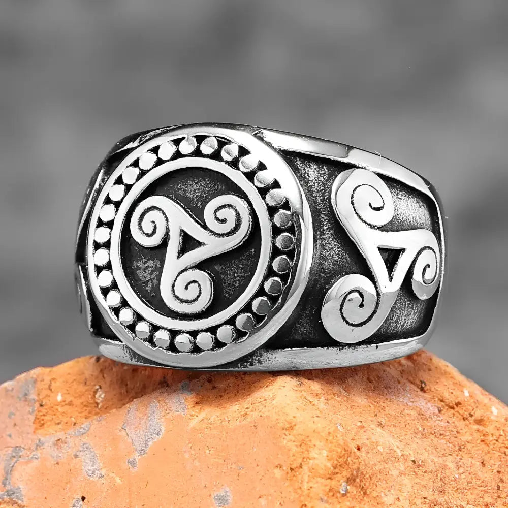 Viking Ring Triskelion