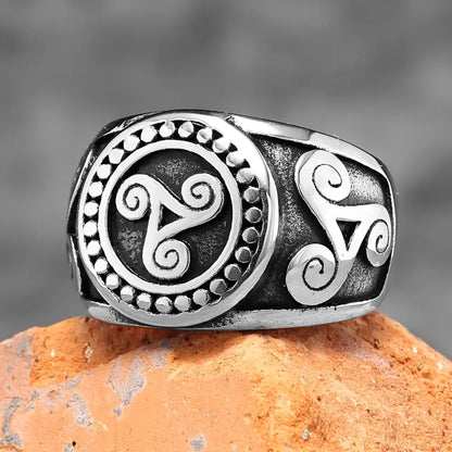 Viking Ring Triskelion