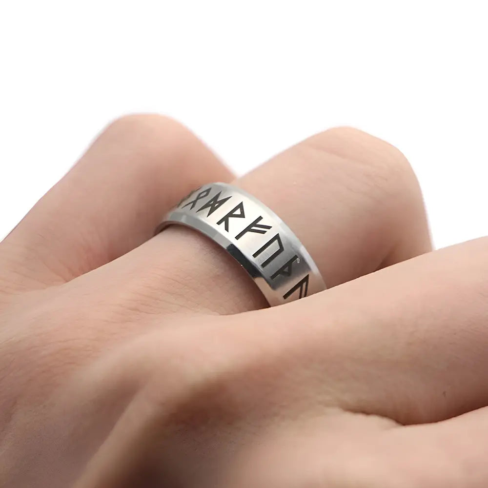 Wikinger Ring Runenalphabet