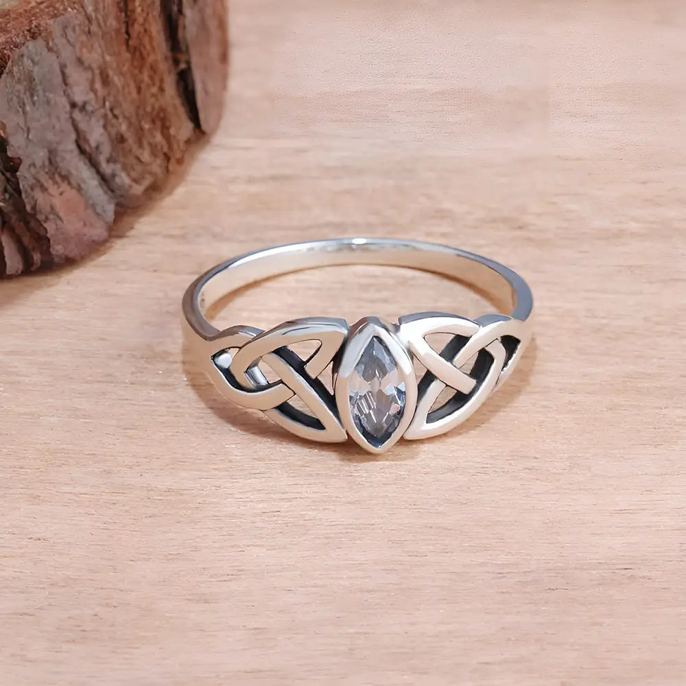 Wikinger Ringe Triquetra Health