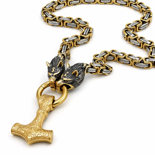 goldene wikinger kette mjoelnir anhaenger weisser hintergrund