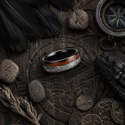 viking ring holz meteorit flatlay runen schwarzes holz
