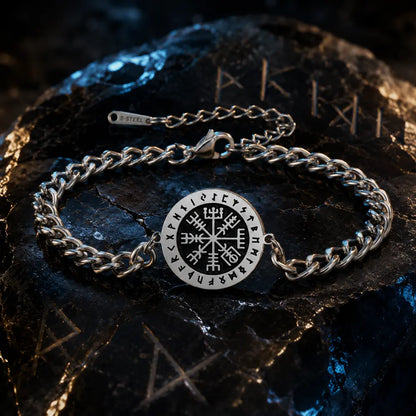 wikinger armreif vegvisir runen obsidian mythologie studio hintergrund