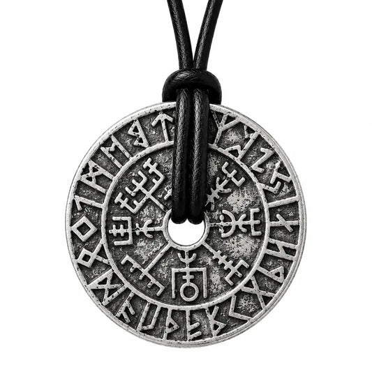 wikinger halskette vegvisir runen weisser hintergrund produktfoto