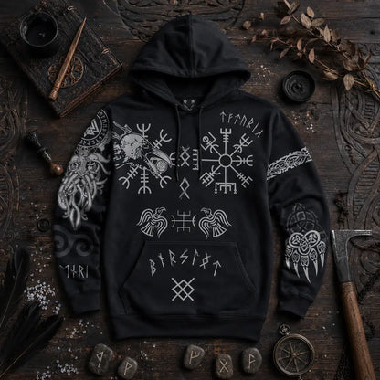 wikinger hoodie runen flatlay holz nordische props