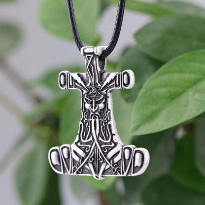 Keltischer Schmuck mit Gott Thor