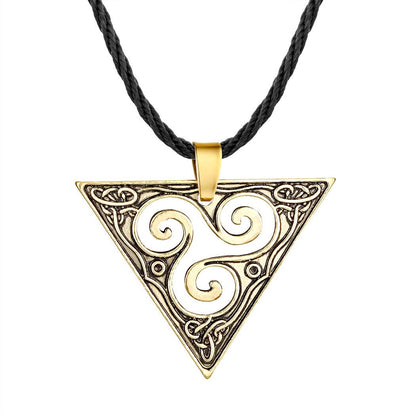 Keltischer Schmuck mit Triskel Design