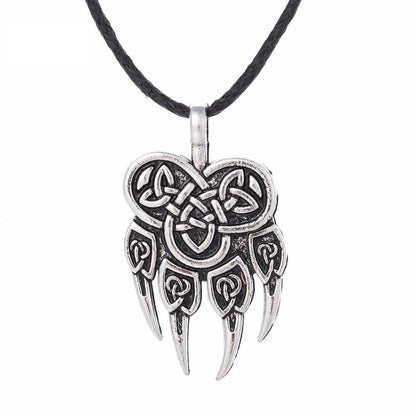 Keltischer Schmuck mit Wolfspfoten