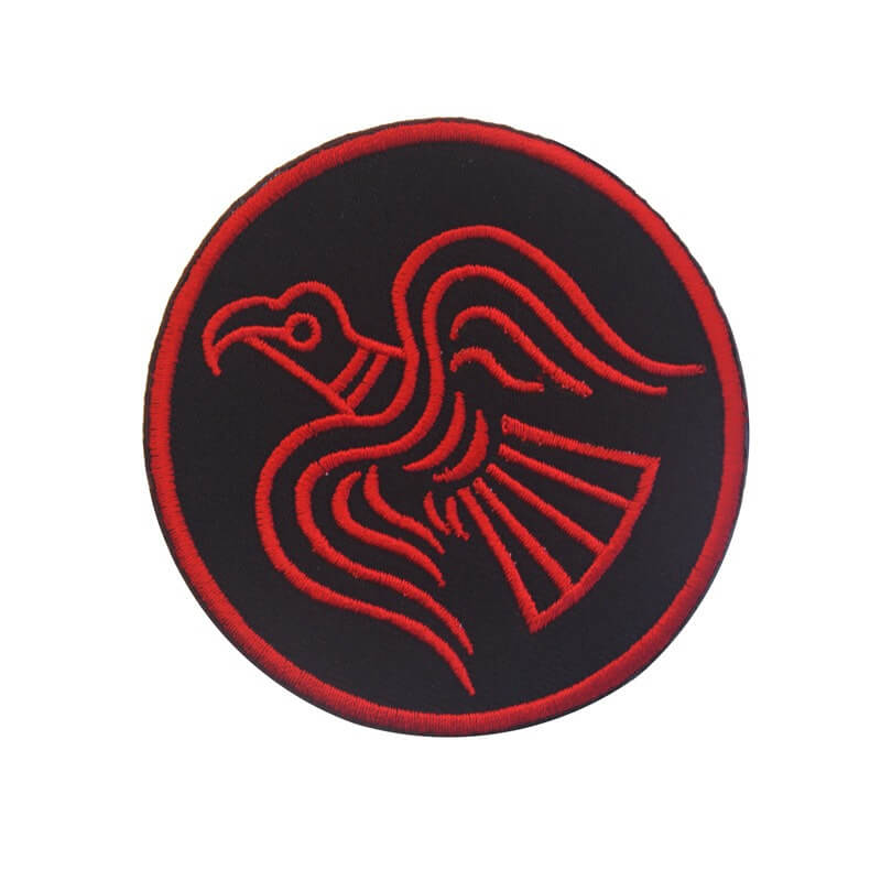 Rot Wikinger Wappen mit Raven Symbol