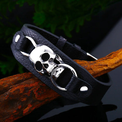 Schwarz Vikings Armreif mit Totenkopf