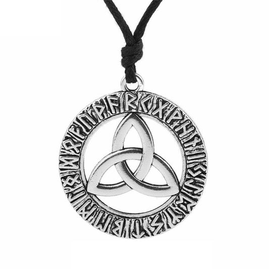 Wikinger Schmuck Frauen mit Triquetra