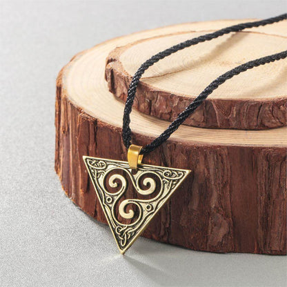Wikinger Schmuck Frauen mit Triskel Design
